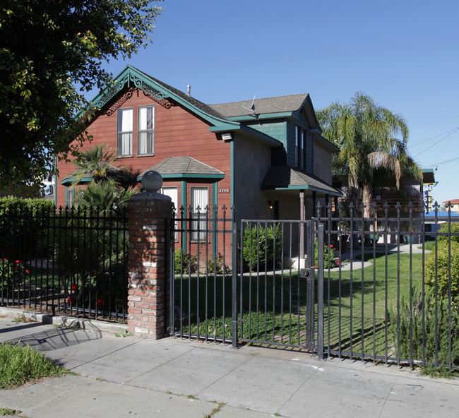 3745 Comer Ave in Riverside, CA - Foto de edificio - Building Photo