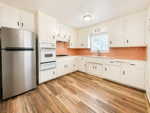 118 W 3rd St in San Dimas, CA - Building Photo - Building Photo