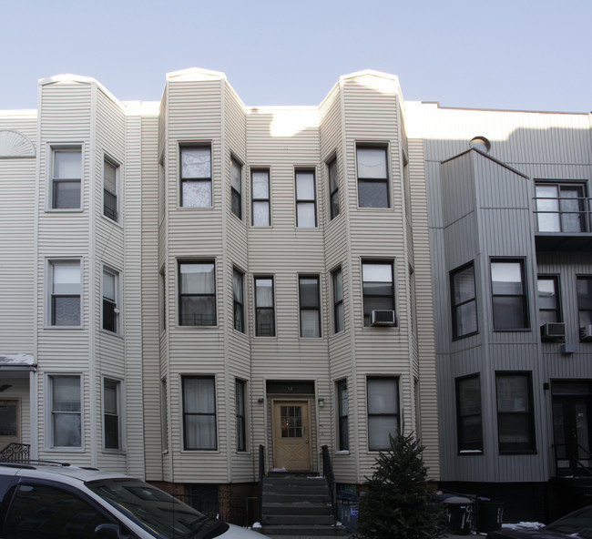 14 Clifford Pl in Brooklyn, NY - Foto de edificio - Building Photo