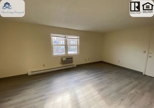 740 Central St in Leominster, MA - Foto de edificio - Building Photo