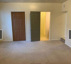 837 Washington St, Unit A in Quincy, IL - Building Photo - Building Photo