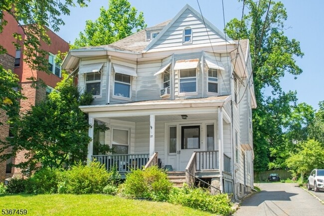 property at 20 St Lukes Pl