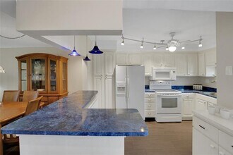 8980 S Hollybrook Blvd in Pembroke Pines, FL - Building Photo - Building Photo