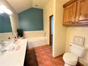 8104 Eagle Cir in Oklahoma City, OK - Building Photo - Building Photo