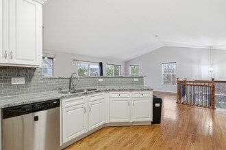 3031 Saganashkee Ln in Naperville, IL - Building Photo - Building Photo