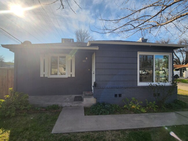 710 Poplar Ave in West Sacramento, CA - Building Photo - Building Photo