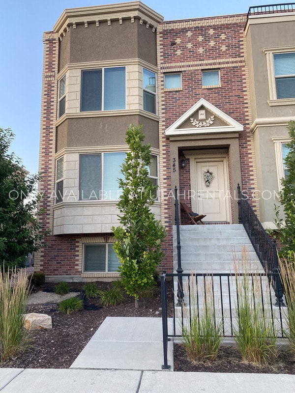 property at 345 W Park View Ln