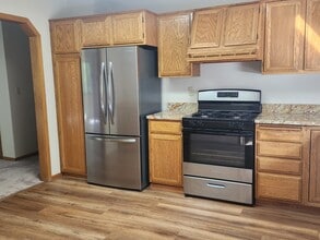 6486 Tomahawk Trl in Circle Pines, MN - Building Photo - Building Photo