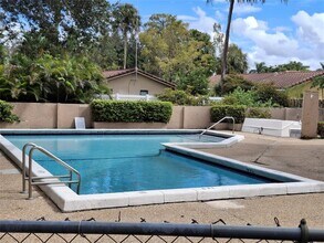 8763 Shadow Wood Blvd in Coral Springs, FL - Building Photo - Building Photo