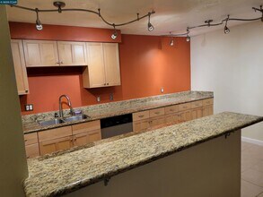 590 El Dorado Ave in Oakland, CA - Building Photo - Building Photo