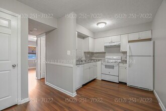 621 Westport Rd in Elizabethtown, KY - Building Photo - Building Photo