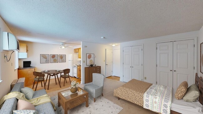 Regency Park North in Queensbury, NY - Foto de edificio - Building Photo