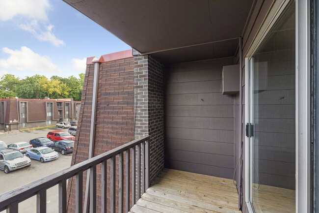 Cedar Park Apartments in St. Paul, MN - Building Photo - Building Photo