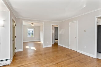 175 York Ave in Saratoga Springs, NY - Foto de edificio - Building Photo
