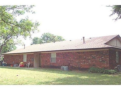 602 E Elizabeth St in Tecumseh, OK - Building Photo