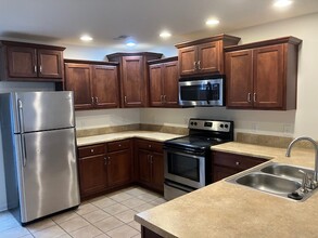 213 Cranklen Cir, Unit B in Clarksville, TN - Building Photo - Building Photo