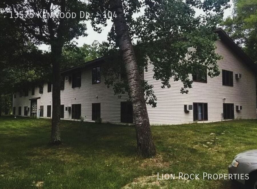 13575 Kenwood Dr N in Baxter, MN - Building Photo