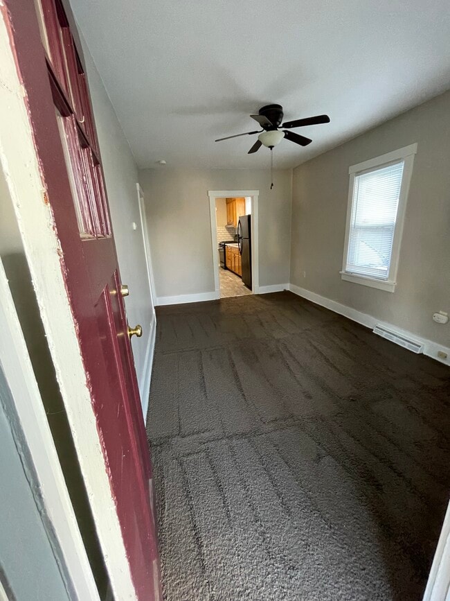 500 Mount Vernon Ave, Unit First Floor in Coraopolis, PA - Building Photo - Building Photo