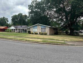 2869 Knightway Cove in Memphis, TN - Building Photo - Building Photo