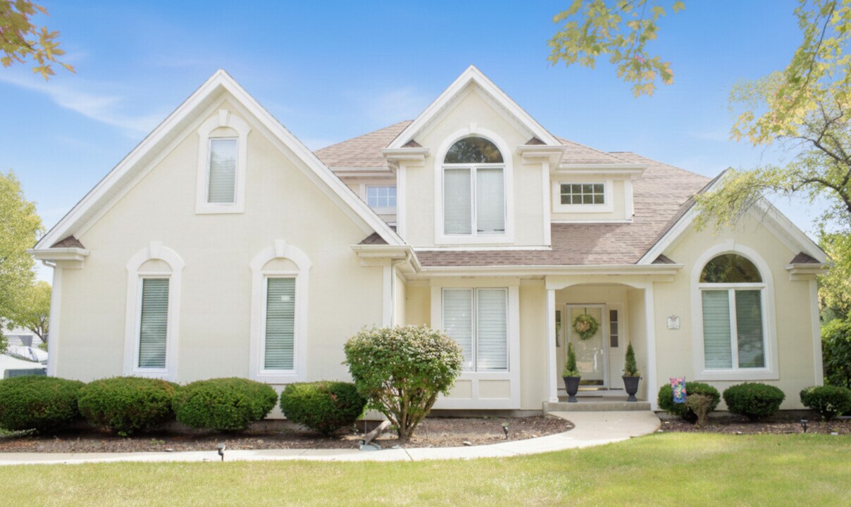 142 N Dixon Dr in Batavia, IL - Building Photo