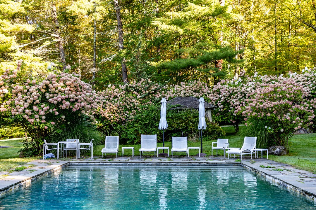 127 Bucks Rock Rd in New Milford, CT - Building Photo