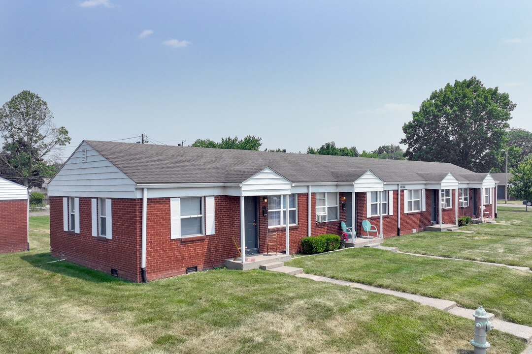 165 - DAWSON VILLAGE APARTMENTS in Indianapolis, IN - Building Photo