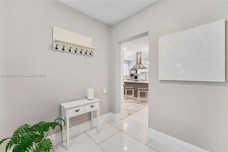 2227 Cody St in Hollywood, FL - Foto de edificio - Building Photo