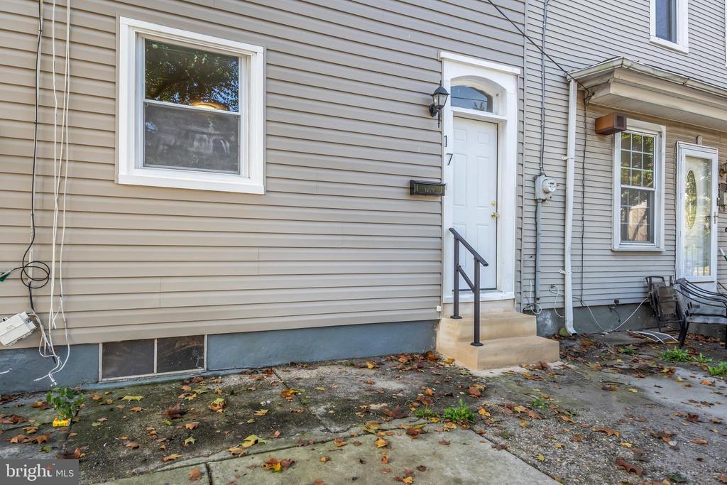 17 E Federal St in Burlington, NJ - Building Photo
