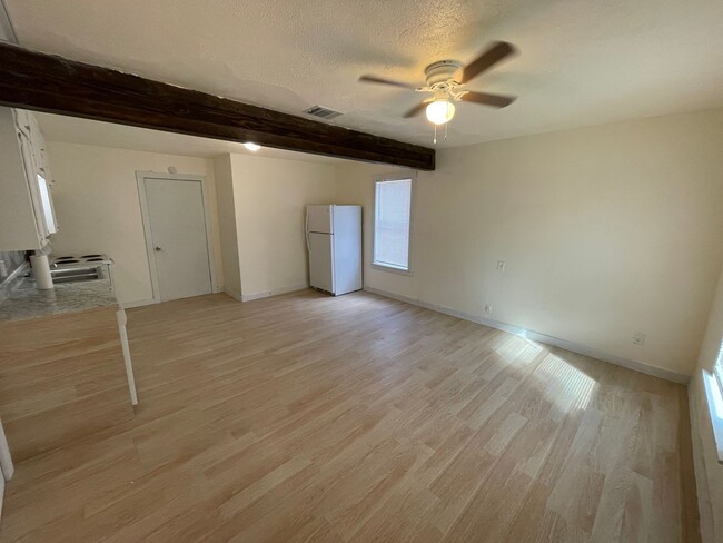 107 W Texas Ave-Unit -A in Killeen, TX - Building Photo - Building Photo