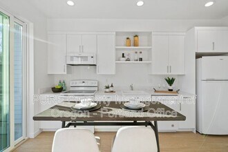 725 SE 78th Ave in Portland, OR - Building Photo - Building Photo