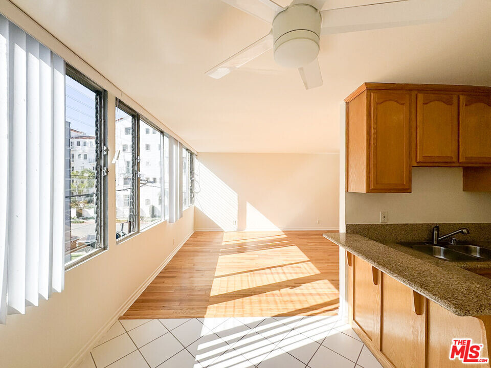 222 Washington Ave in Santa Monica, CA - Building Photo