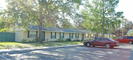 Pelican Bay Apartments in Crystal River, FL - Building Photo - Building Photo