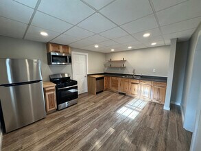 904 7th Ave in Elizabeth, PA - Building Photo - Building Photo