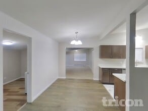 2416 SW 330th St in Federal Way, WA - Building Photo - Building Photo