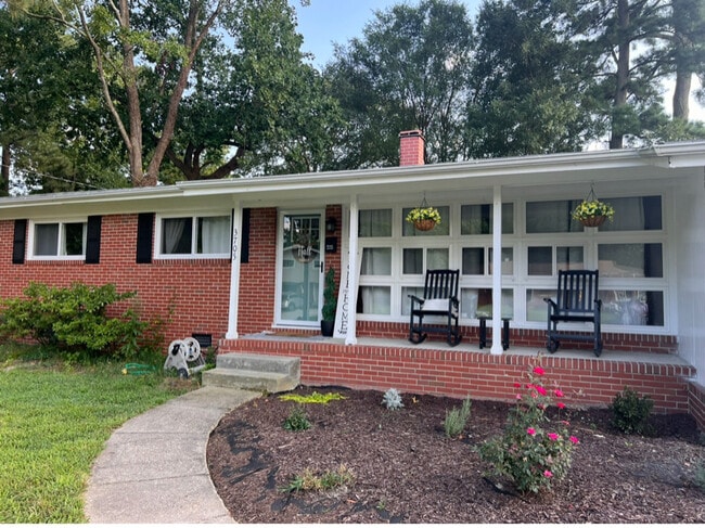 3705 Marilyn Ln in Virginia Beach, VA - Building Photo - Building Photo