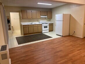 11324 Biona Dr, Unit MVLR Studiotudio in Los Angeles, CA - Foto de edificio - Building Photo