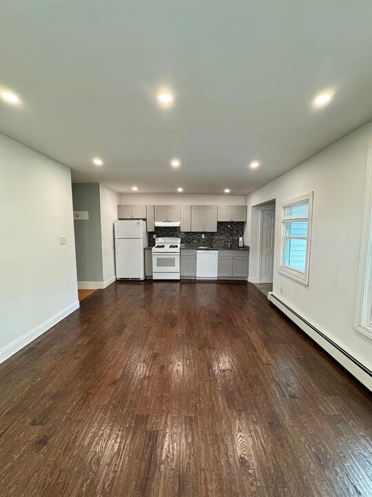 223 Broadway, Unit 2 in Cambridge, MA - Building Photo