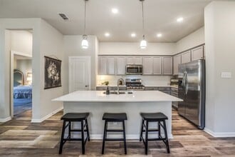 10047 Napier Dr in Rosharon, TX - Building Photo - Building Photo