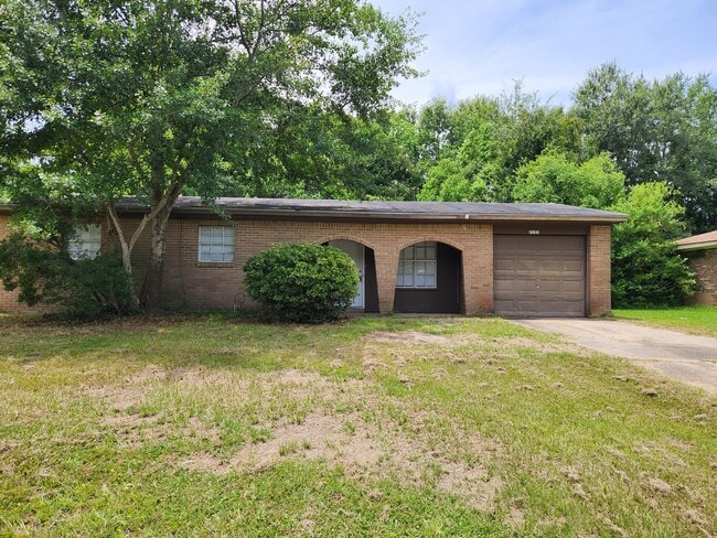 property at 2131 Woodside Dr