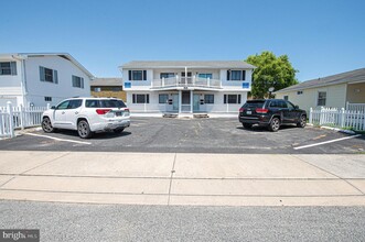 318 Bayshore Dr-Unit -A in Ocean City, MD - Foto de edificio - Building Photo