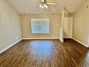 725 Copperfield Dr E in Mobile, AL - Building Photo - Building Photo