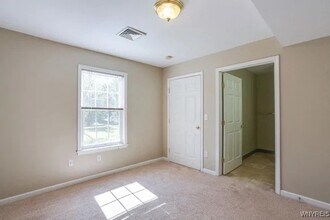 1 Stonington Ln in Getzville, NY - Building Photo - Building Photo