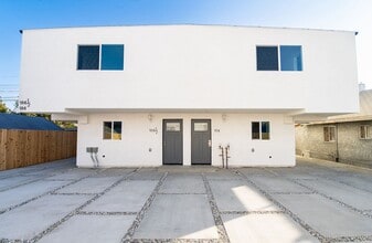 912 56th St in Los Angeles, CA - Building Photo - Building Photo