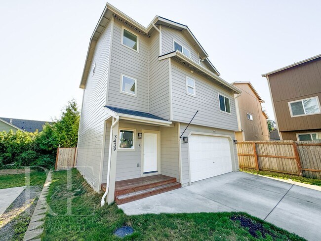 3439 Harris Rd SE in Port Orchard, WA - Foto de edificio - Building Photo