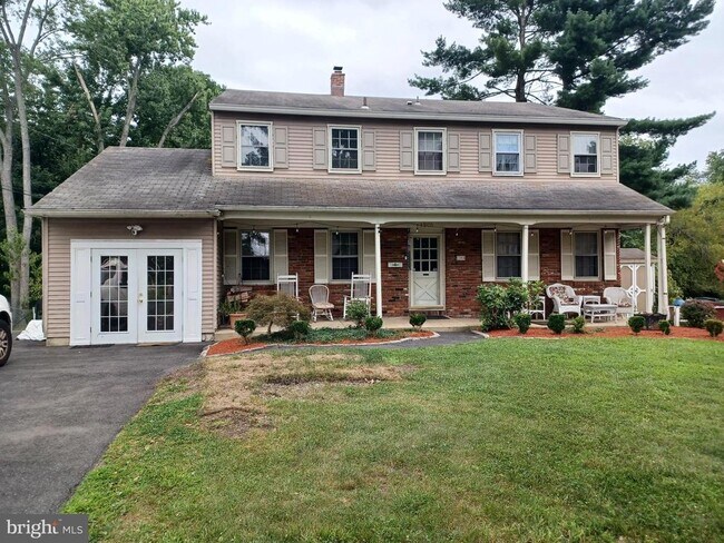 property at 1205 Cardinal Ln