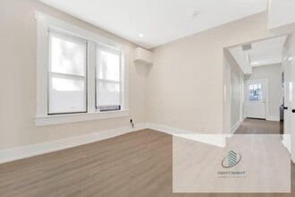 944 N Damen Ave in Chicago, IL - Foto de edificio - Building Photo