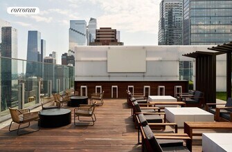 550 W 45th St in New York, NY - Building Photo - Building Photo