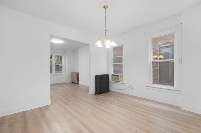 property at 1828 N Whipple St