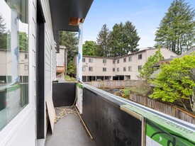 Modern New Construction - Minutes from Dow... in Portland, OR - Building Photo - Building Photo