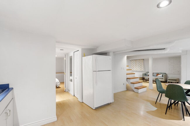 property at 2580 Trafalgar St